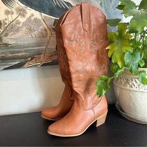 Billini Urson Boots NWOT